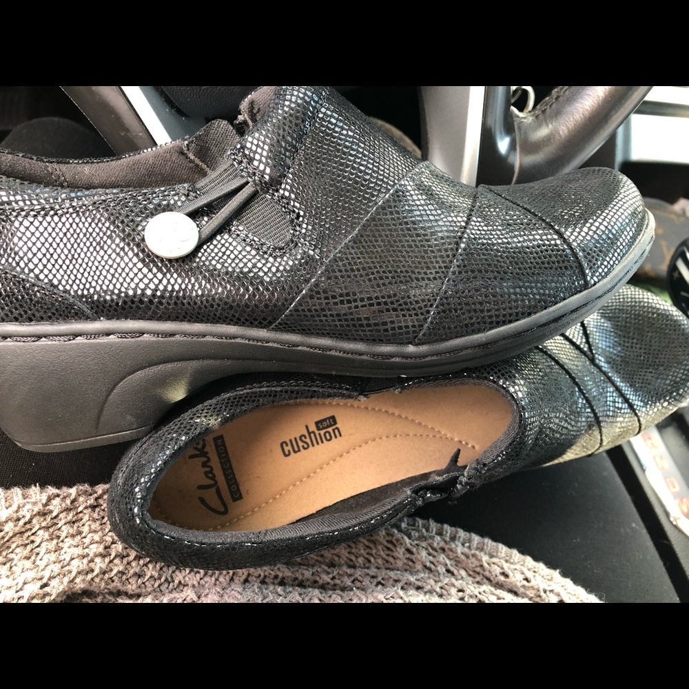 Clark’s clogs - Picture 2 of 3